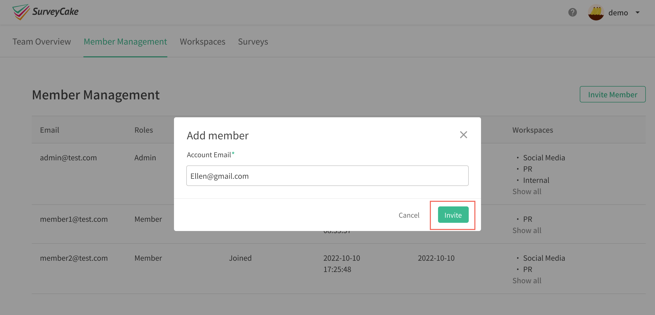 招待したいメンバーの SurveyCake アカウントを入力して招待を送る画面